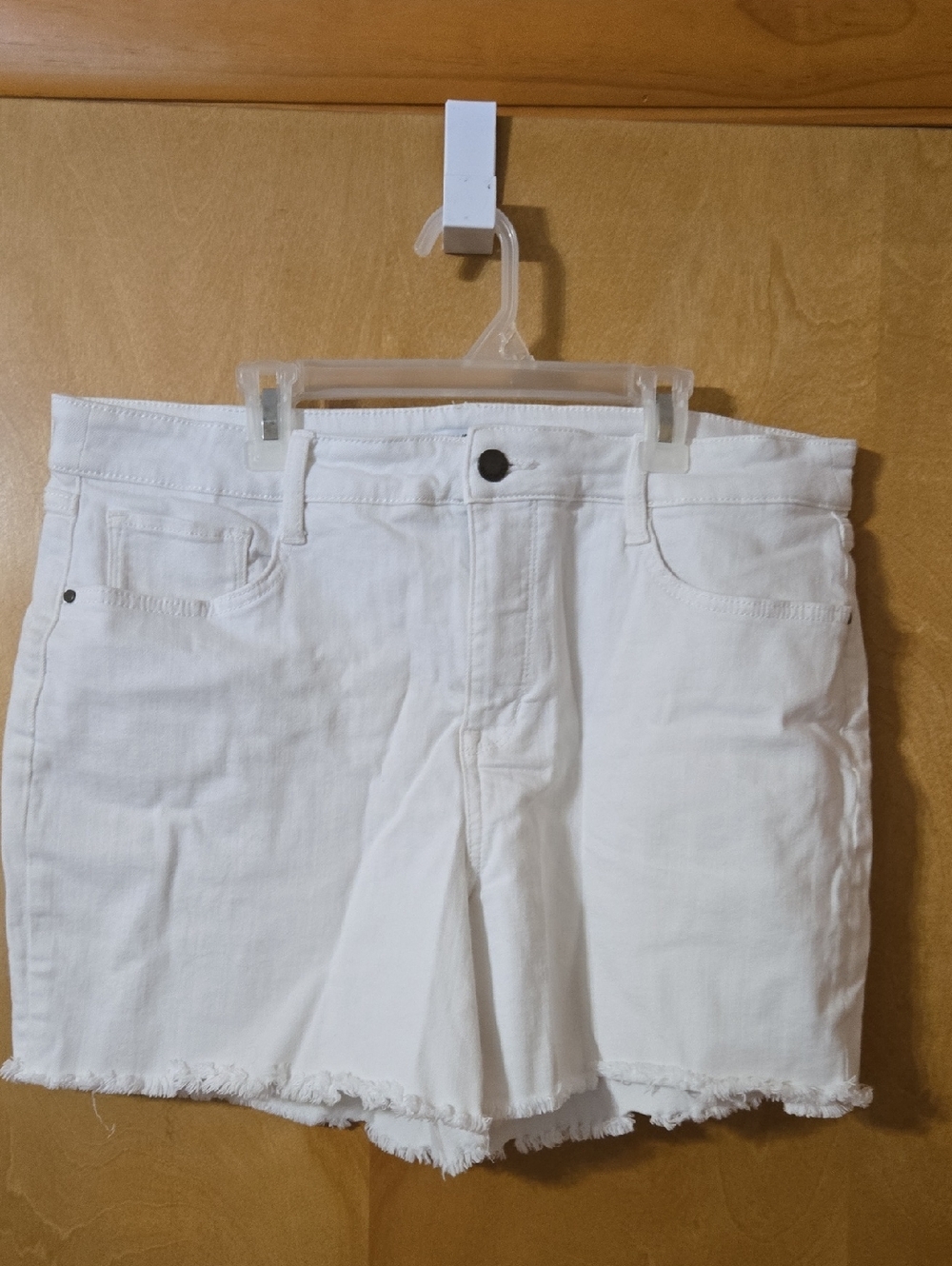 Nine West White Denim Frayed Hem Jean Shorts Size 16